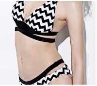 Black White Chevron Pattern Stretch Fabric Quick-Dry Wrap Bikini Set Cross Straps Cut Out High-Cut Two Piece For Beachwear