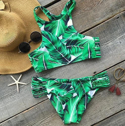 Tropical Banana Leaf Print Stretch Fabric Quick-Dry Bikini Set Side Ruched Tie Detail High Neck Two Piece Bathing Suit Beach factory Tropical Banana Leaf Print Stretch Fabric Quick-Dry Bikini Set Side Ruched Tie Detail High Neck Two Piece Bathing Suit Beach factory