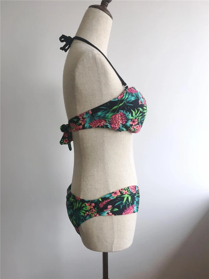 V-Notch Halter Tropical Print Bikini Set factory V-Notch Halter Tropical Print Bikini Set factory